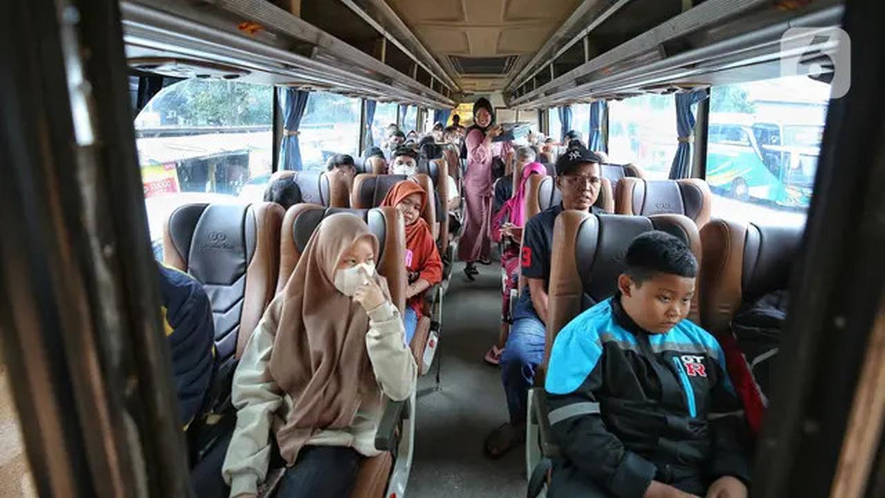 H-5 Lebaran 2025, Calon Pemudik Padati Terminal Bayangan Pondok Pinang Jakarta