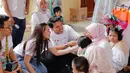 Kehadiran Aaliyah Massaid dan Thariq Halilintar di acara tersebut disambut dengan meriah. Keduanya pun begitu menikmati acara dengan berkenalan dan bercengkrama dengan teman-teman disablilitas Jendela Ibu. [Foto: Instagram @aaliyah.massaid]
