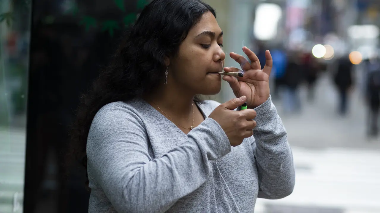 New York Resmi Legalkan Penggunaan Ganja