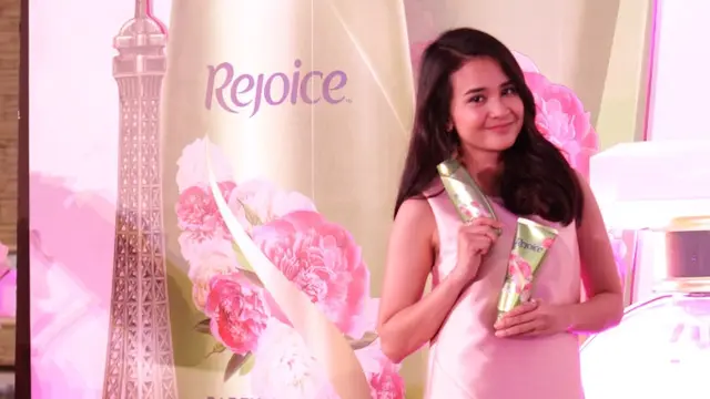 Rambut Wangi Sepanjang Hari dengan Parfum Shampo