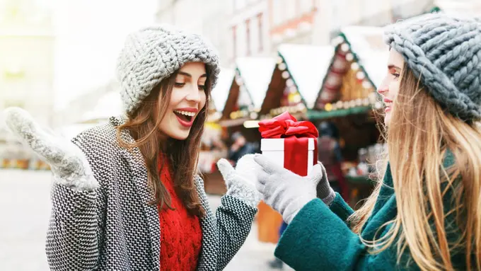 Hadiah Unik Untuk Ulang Tahun Sahabat Perempuan Berzodiak Aquarius