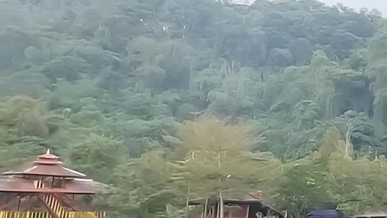 Mengagumi Indahnya Situ Cipanten Majalengka, Airnya Jernih Berwarna Biru Alami