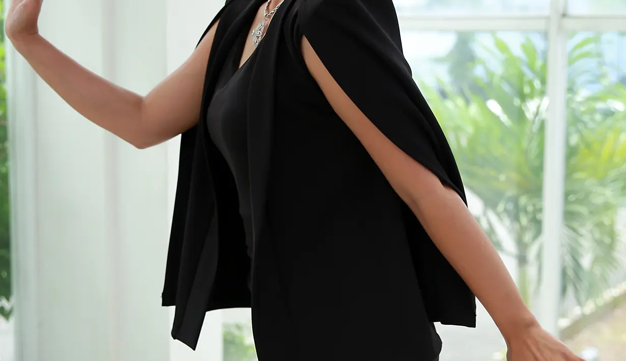 "Bangga, senang. Jadi pede karena dangdut bisa dapat rekor dunia," ujar penyanyi yang biasa disapa Sibad ini. (Deki Prayoga/Bintang.com)