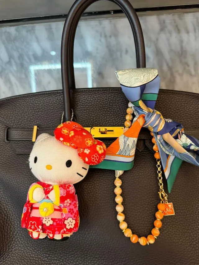 Fimela Figure: Cerita Astrid Bestari Sulap Sampah Tutup Botol Plastik Jadi Perhiasan Bernilai Tinggi