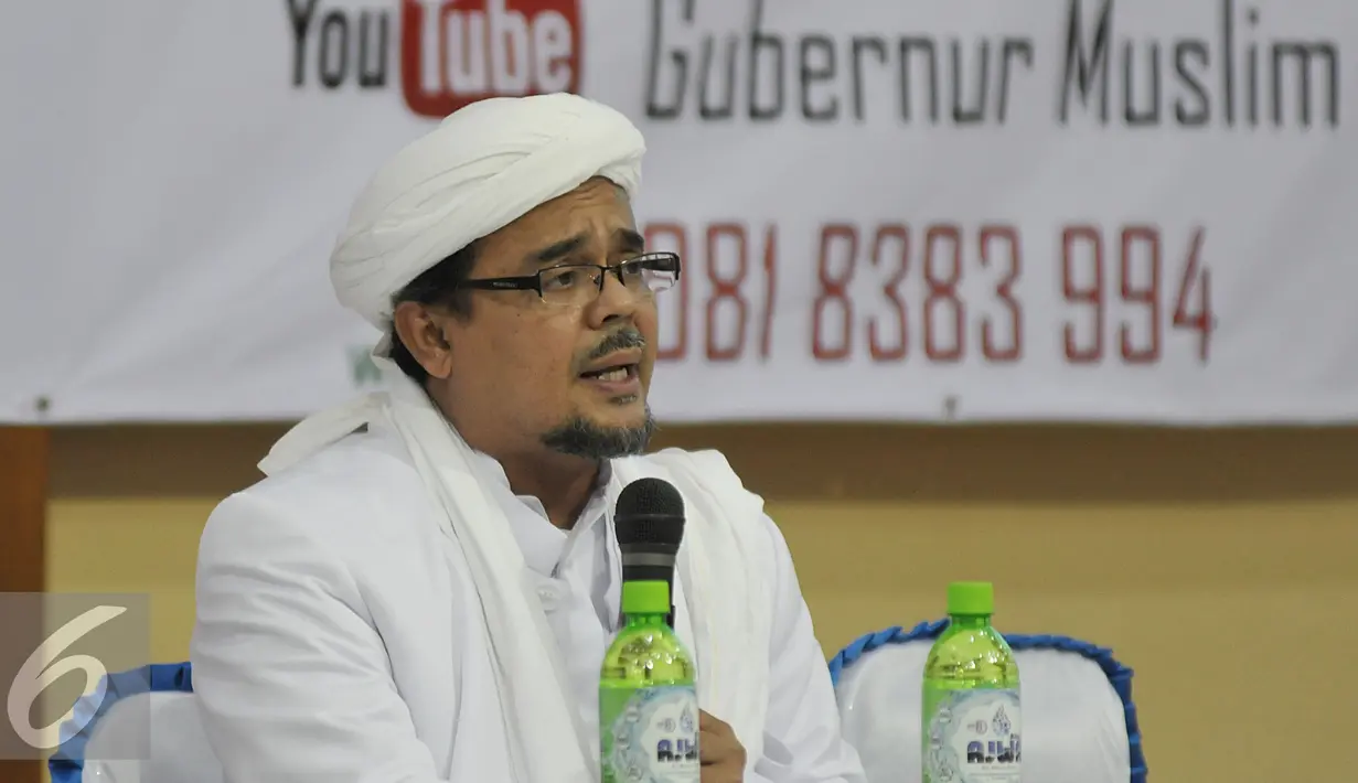 Ketua FPI Habib Muhammad Rizieq Shihab memberikan ceramahnya saat Peluncuran Konvensi Gubernur Muslim, Jakarta, Kamis (25/2).  Habib Rizieq mengusung calonnya sendiri buat menghadapi Ahok pada Pemilihan Gubernur DKI Jakarta. (Liputan6.com/Johan Tallo)