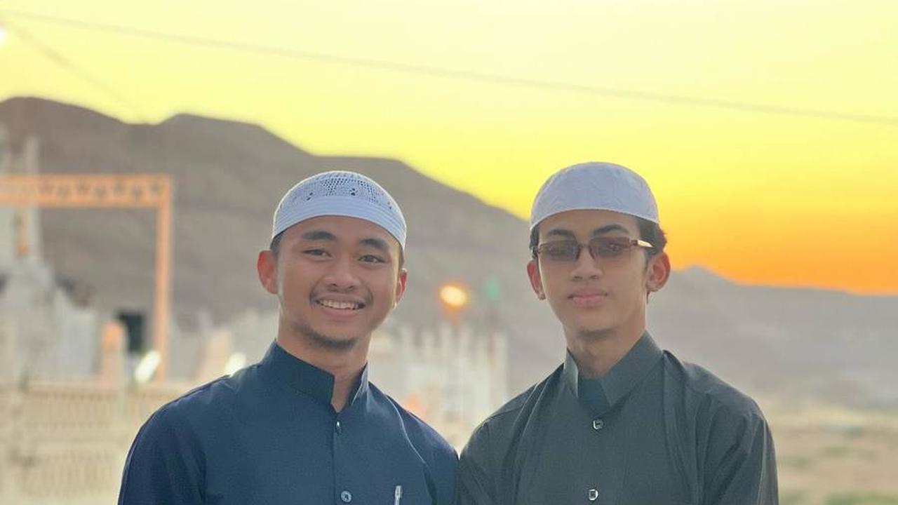 Potret Terbaru Ataya Bilal Anak Bungsu Ummi Pipik dan Mendiang Uje yang Bersekolah di Yaman, Makin Ganteng & Bikin Adem