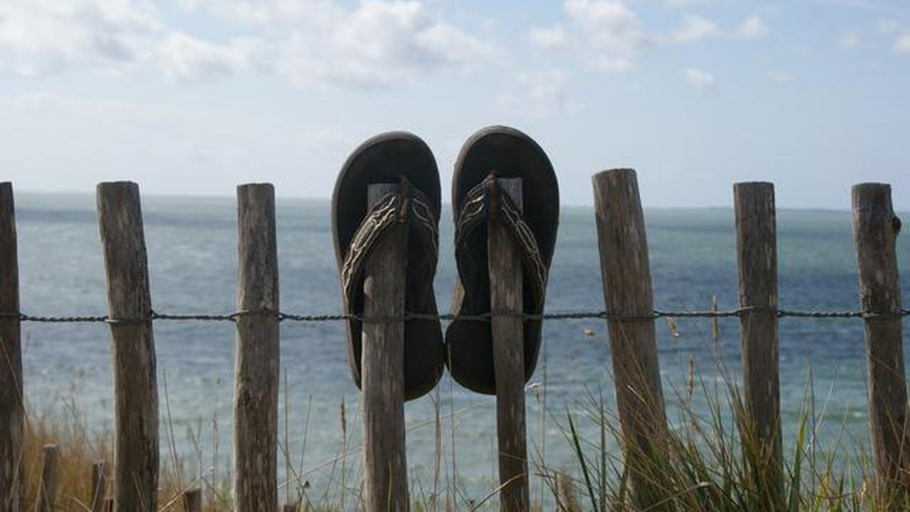 6 Model Sandal Jepit Pria untuk Diborong Saat Harbolnas 11.11
