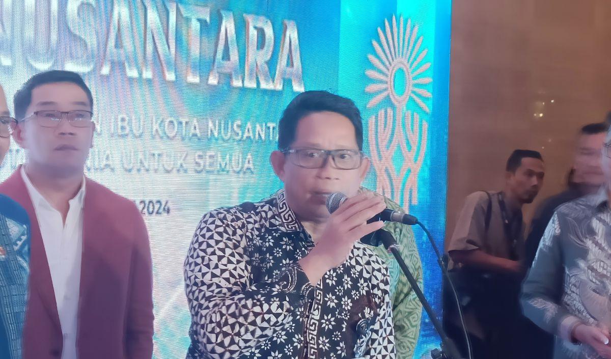 "Ya kalau memang untuk fasilitas negara setiap warga negara wajib mendukung kebijakan negara tanpa menghilangkan hak-haknya sebagai warga negara,"