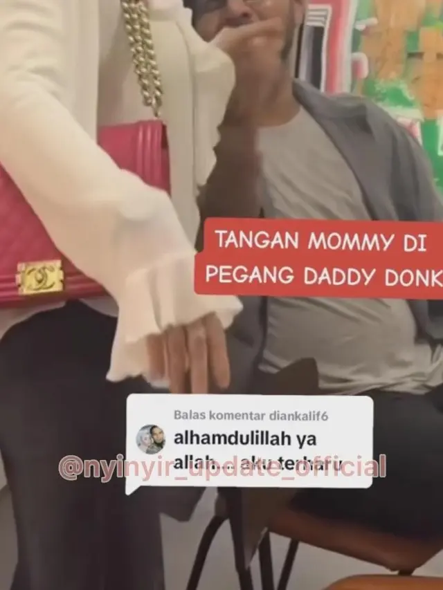 Ammar Zoni dan Irish Bella sempat dikabarkan bercerai, namun dalam satu momen keduanya justru terlihat masih romantis