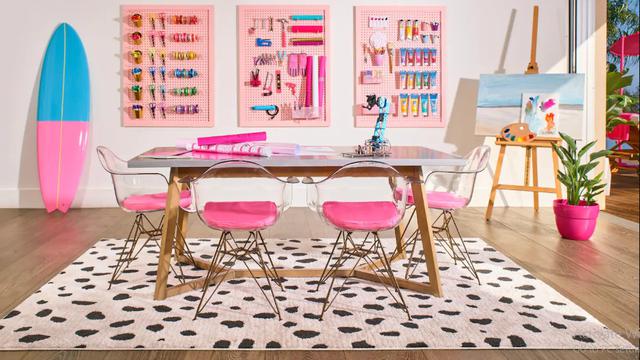 Rayakan HUT ke-60 Barbie, Airbnb Suguhkan Rumah Barbie yang Dapat Ditinggali