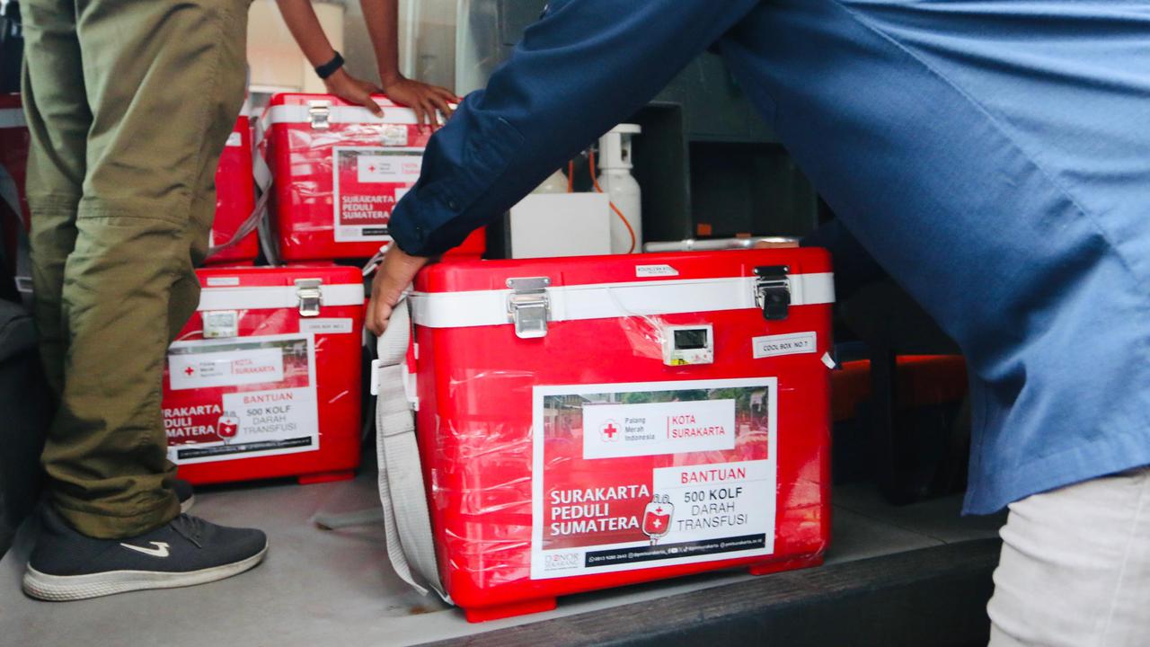 PMI Solo Kirim 500 Kantong Darah untuk Bantu Korban Bencana Sumatera