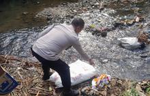 3 Bocah Curiga dengan Kantong Plastik di Sungai, Isinya Bikin Geger Warga Sukabumi