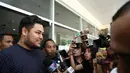 Ivan Gunawan, sebagai salah satu sahabat Jupe pun turut hadir untuk memberikan semangat. Meskipun enggan memberitahu apa yang diobrolkan dengan Jupe, namun Ivan mengaku sempat berinteraksi. (Nurwahyunan/Bintang.com)