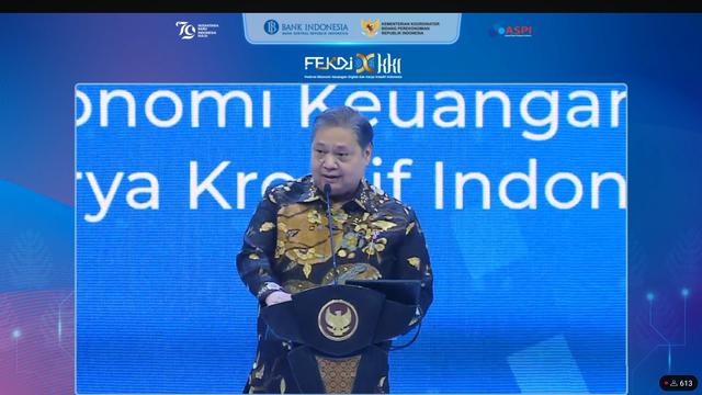 Menko Bidang Perekonomian Airlangga Hartarto dalam pembukaan Karya Kreatif Indonesia (KKI) dan Festival Ekonomi dan Keuangan Digital (FEKDI) 2024, di Jakarta, Kamis (1/8/2024). (Foto: tangkapan layar/Tira Santia)