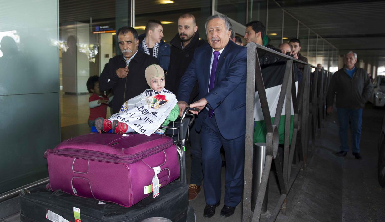  Pada Tanggal 31 Juli serangan bom molotov menewaskan keluarga Ahmed Dawabshyang tinggal di daerah Duma, Palestina. (AFP/Curto De La Torre)