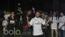 Fans Real Madrid, berjoget saat menikmati musik dari DJ Kartika sebelum nonton bareng melawan Barcelona bersama Bola.com dan Head & Shoulders di Senayan, Jakarta, Minggu (24/4/2017). (Bola.com/Vitalis Yogi Trisna)