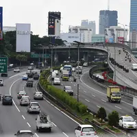 Sejumlah netizen mengomentari soal kenaikan tarif tol yang mulai berlaku hari ini.