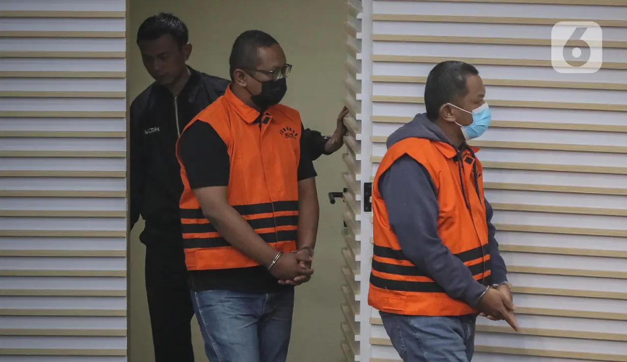 KPK menetapkan empat orang tersangka dalam kasus dugaan tindak pidana korupsi berupa pemberian hadiah atau janji terkait pengurusan perkara di lingkungan Kejaksaan Negeri (Kejari) Bondowoso, Jawa Timur. (Liputan6.com/Angga Yuniar)