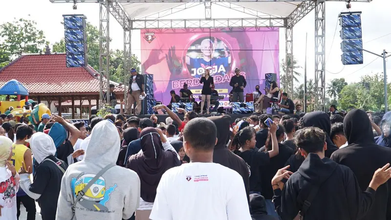 Deklarasi dan kegiatan yang melibatkan para pelaku seni juga berlangsung di Kabupaten Gunungkidul. "Pentas Dangdut SAGA" Sahabat Ganjar berkolaborasi dengan Komunitas Joget Koplo atau PASUWO berlangsung tidak kalah meriahnya, Minggu (11/12/2022)(Istimewa