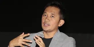 Bukan hal yang mudah kembali menghidupkan film yang sempat sukses. Begitu juga yang dirasakan oleh sutradara yang sukses menggarap beberapa film, Hanung Bramantyo. (Nurwahyunan/Bintang.com)