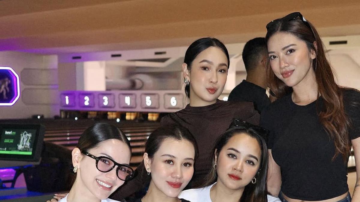 6 Gaya Santai Kenakan T Shirt Aaliyah Massaid Pancarkan Aura Bumil dan Alyssa Daguise dengan Aura Calon Pengantin saat Main Bowling
