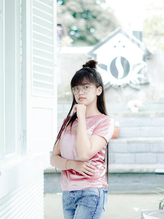 7 Pesona Esa Risty, Pedangdut Muda yang Trending di YouTube