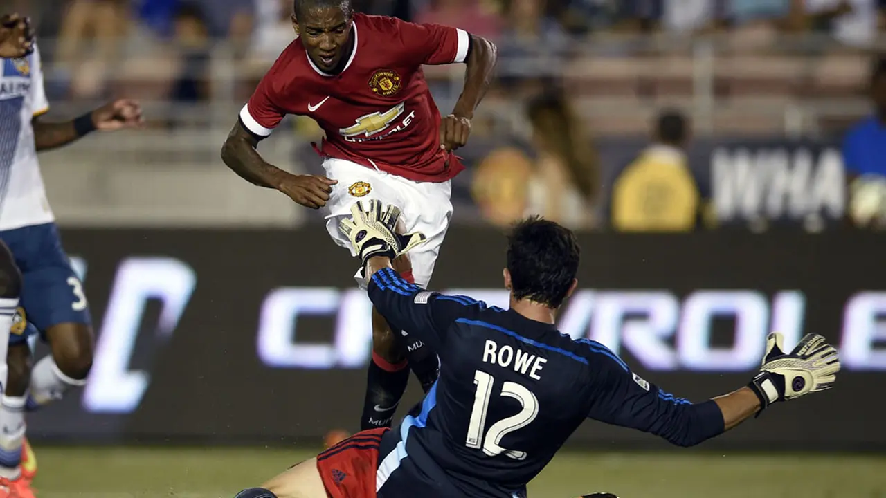 Debut Van Gaal di Manchester United, Mulus