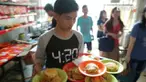 Bagaimana sensainya jika makan mie instan yang pedasnya luar biasa