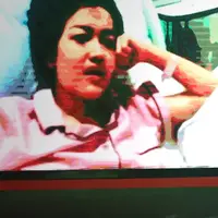 Lewat sambungan video call, Julia Perez terus menyaksikan penampilan Cecepy tanpa dirinya. Zaskia Gotik dan Ayu Ting Ting yang menyanyikan beberapa judul lagu untuknya di acara Peduli Sahabat Jupe. (Bambang E. Ros/Bintang.com)