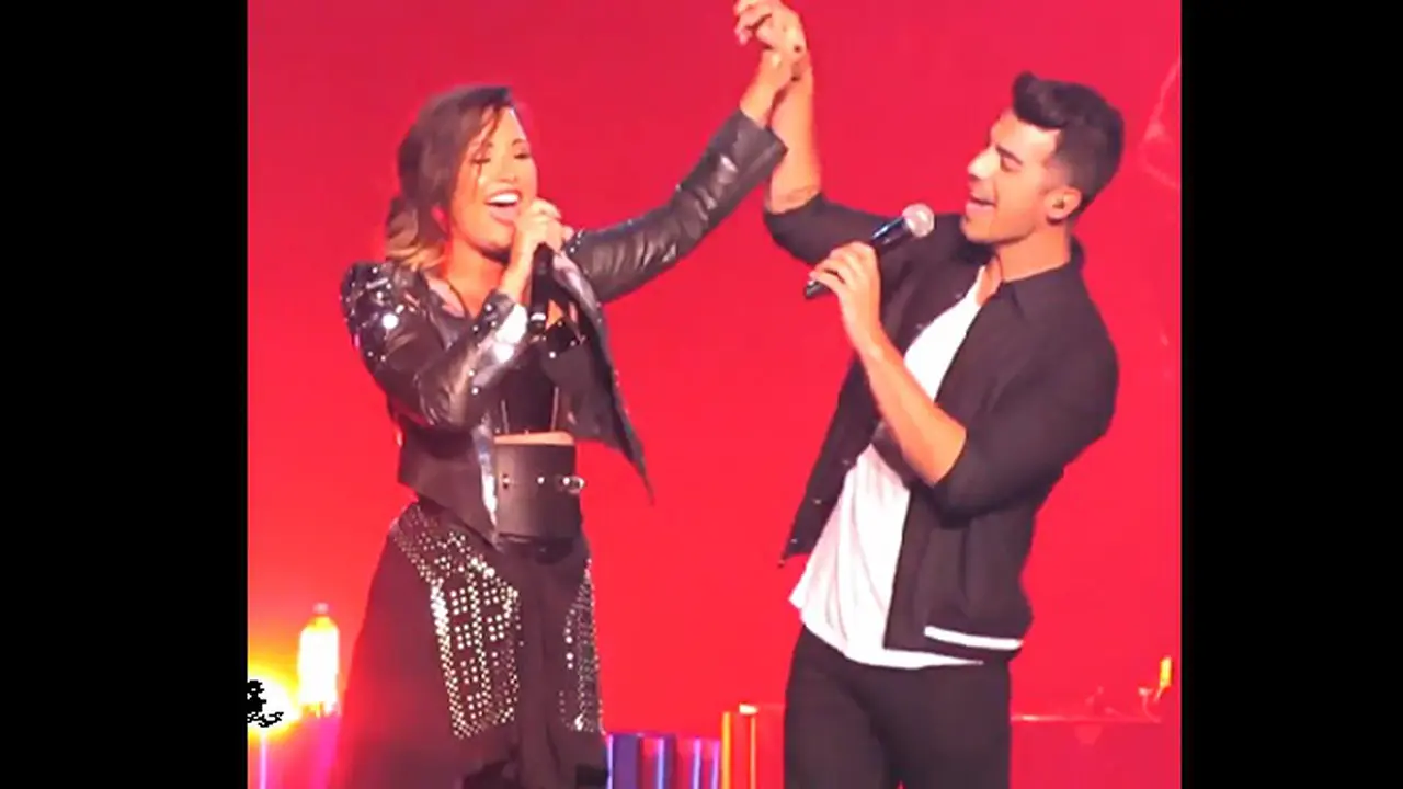 Demi Lovato dan Joe Jonas. 
