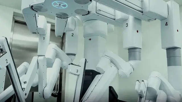 Bedah robotik jadi harapan baru pasien kanker prostat, risiko ngompol menurun, pemulihan cepat, dan komplikasi pascaoperasi lebih minim. (Ilustrasi Foto dari AI)