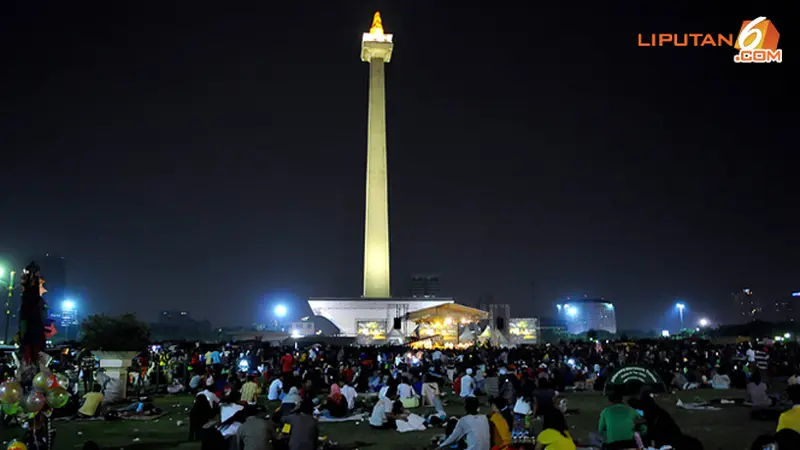 foto-takbiran-monas-1-131015b.jpg