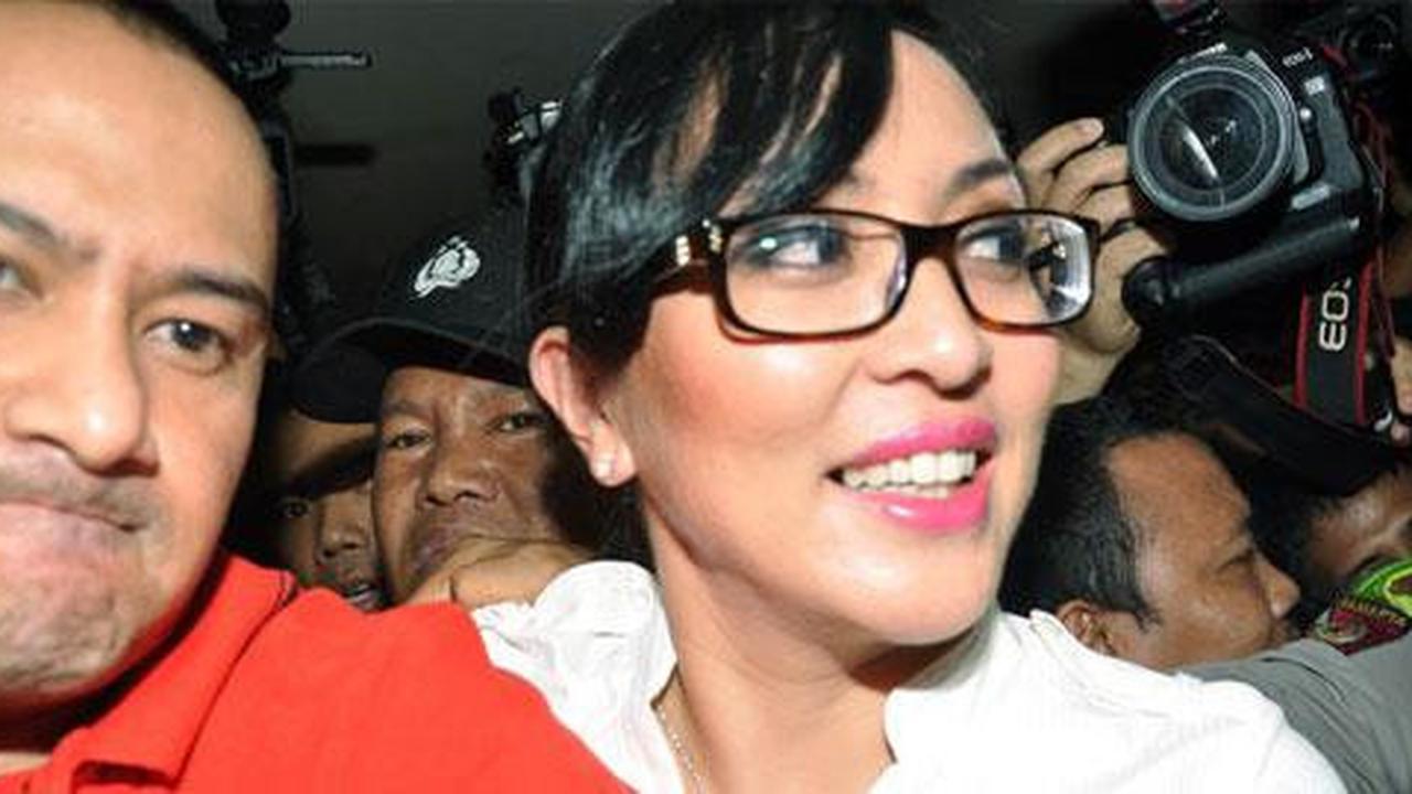 Angelina Sondakh dikawal Mudji Massaid datangi KPK