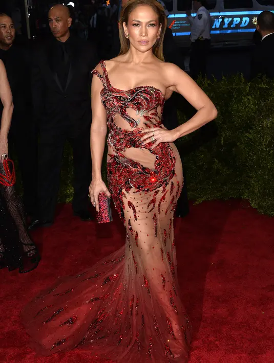 Buah hati J.Lo, si kembar Emme dan Max telah memiliki kedekatan hubungan dengan Casper. Mereka bahkan ingin memiliki anak kandung juga. (Bintang/EPA)