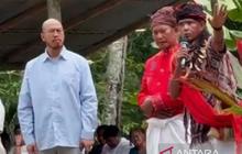 Tuntas Jalani Sanksi Adat, Pandji Pragiwaksono Diterima Kembali di Toraja