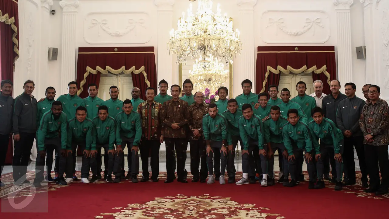 20161219-Jokowi Makan Siang dengan Timnas Garuda-Jakarta