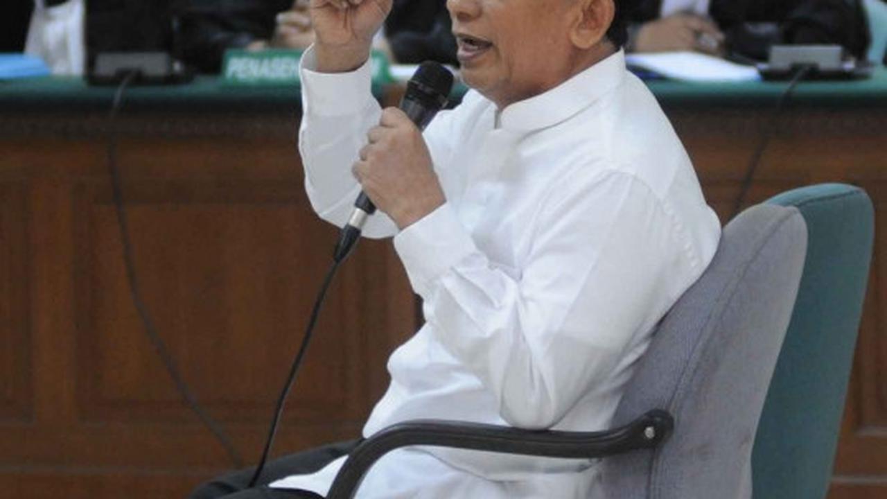 Ekspresi Fuad Amin dicecar JPU terkait suap gas Bangkalan