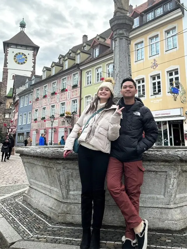 Azriel Hermansyah dan Sarah Menzel