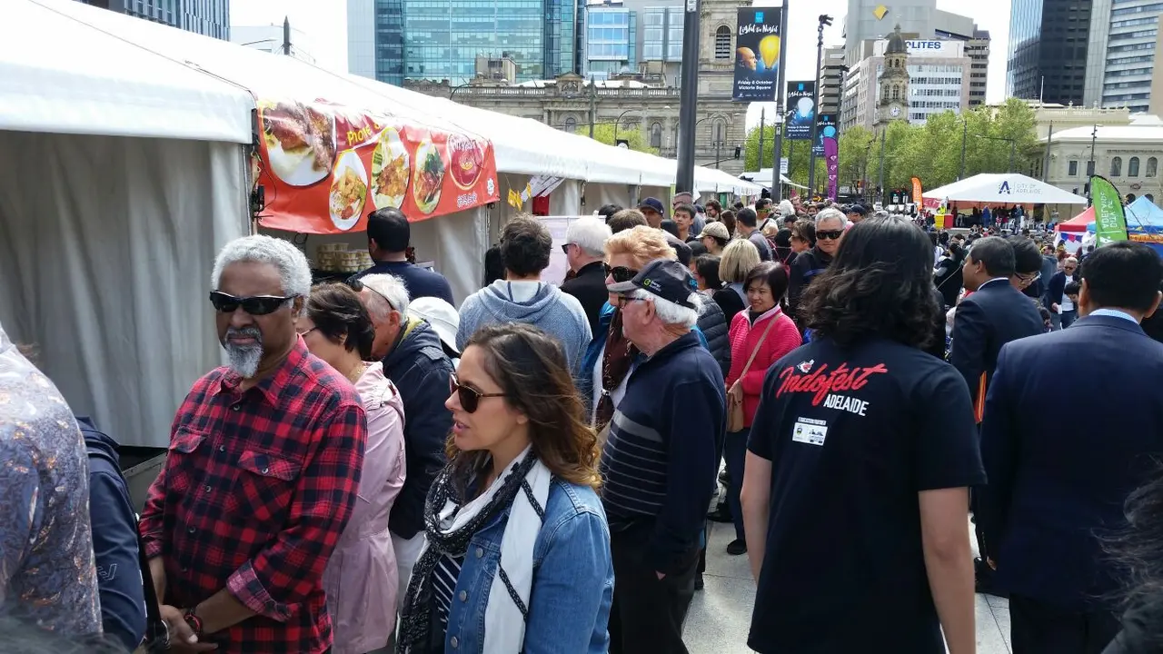 Antusiasme warga Adelaide, Australia menghadiri acara IndoFest 2017. (Dokumentasi KBRI Canberra)