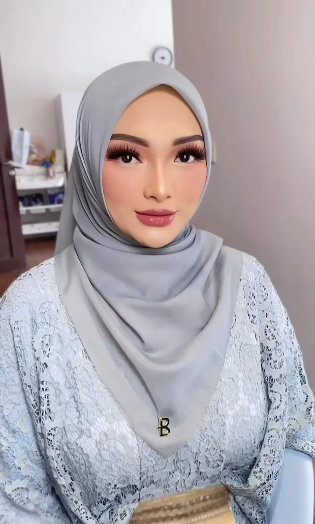 7 Potret Zaskia Gotik gelar akikah anak ketiga, akrab dengan putri sambung