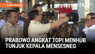 Presiden Prabowo Subianto menjawab soal rencana membangun jalur kereta di luar Pulau Jawa, seperti di Sulawesi, Kalimantan serta Sumatera, Selasa (11/4).