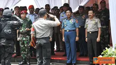 Citizen6, Jakarta: Tema latihan yang di angkat yaitu "Melalui latihan penanggulangan terorisme, TNI-Polri siap menjaga keutuhan NKRI." (Pengirim: Badarudin Bakri)