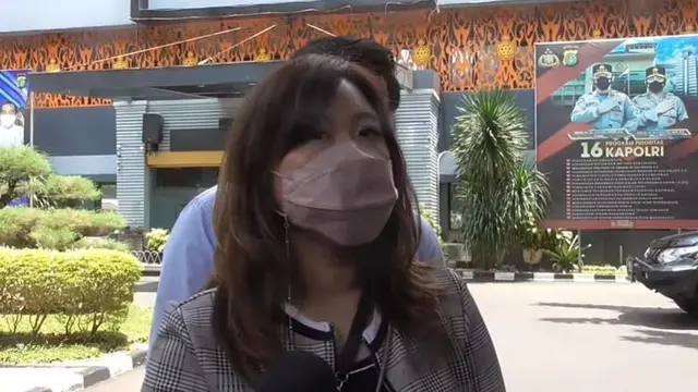 Lesley Simpson, web series WeTV layangan Putus (Foto: YouTube)