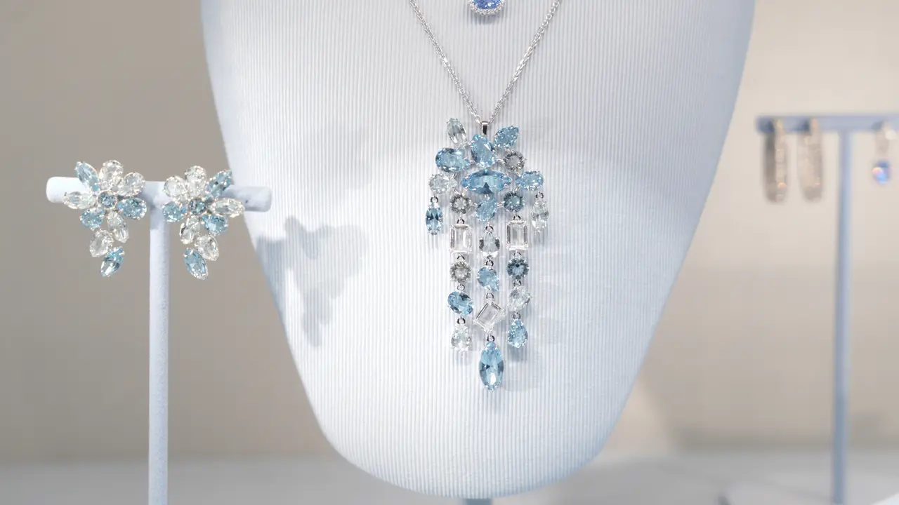 Wajah Baru Swarovski Grand Indonesia dengan Tampilan yang Kian Bersinar