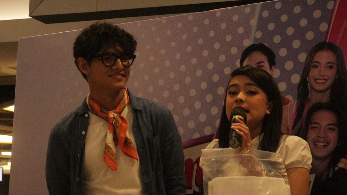 Harry Vaughan dan Aqeela Calista Adakan Lelang Baju di Audisi Asmara Gen Z Mencari Bintang WOW Bersama WOW Spageti
