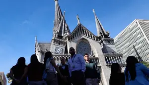 Dampak Gempa Kolombia: Menara Katedral Runtuh hingga Bandara Lumpuh