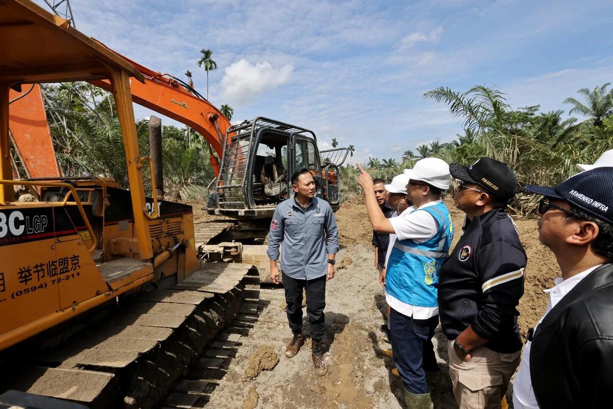 FOTO: AHY Pimpin Langsung Penanganan Cepat Pemulihan Banjir dan Longsor di Aceh Tamiang