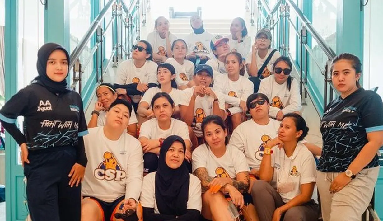 Tomboi Abis, Ini 6 Potret Cantik Cikal Anak Iwan Fals yang Jago Main