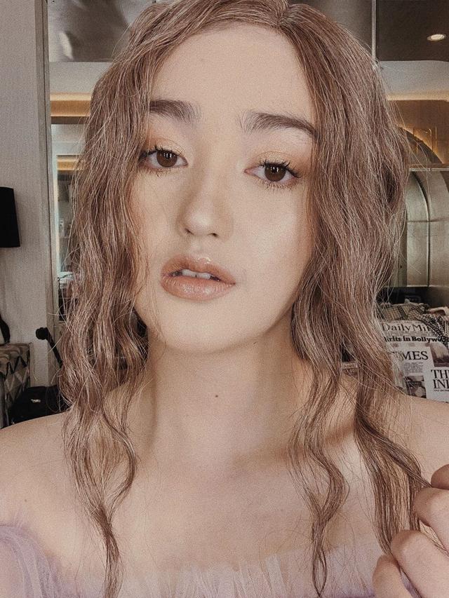 Suka Tampil Natural, Ini 7 Potret Ranty Maria dengan Makeup Tebal