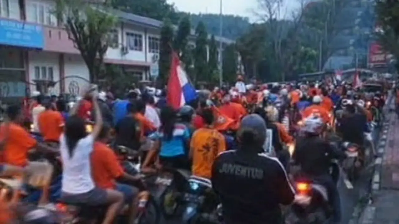 Belanda Menang, Warga Bersuka Cita